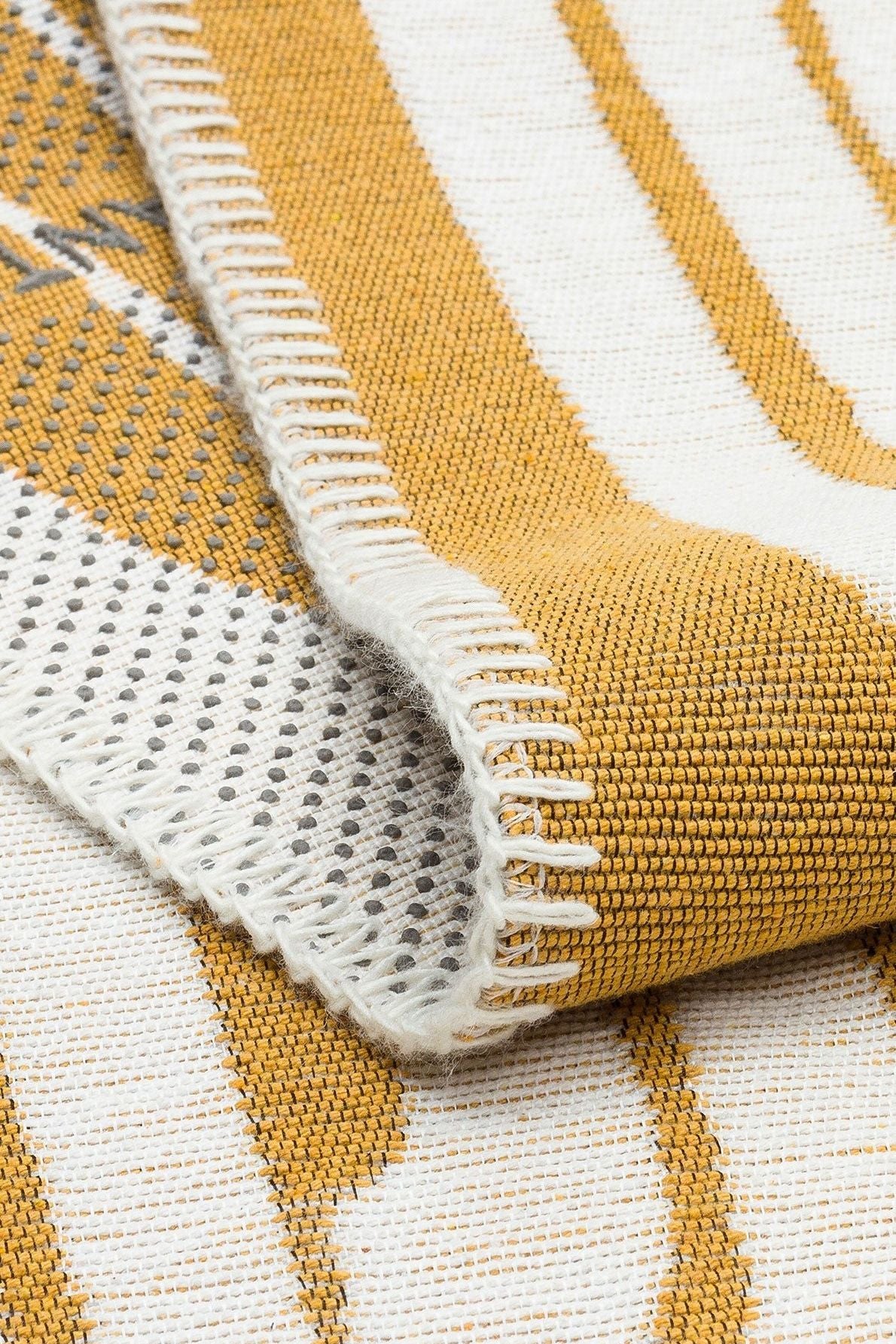 #Turkish_Carpets_Rugs# #Modern_Carpets# #Abrash_Carpets#Anti - Slippery Washable Kilims With Recycled Cotton Arn 10 White Yellow