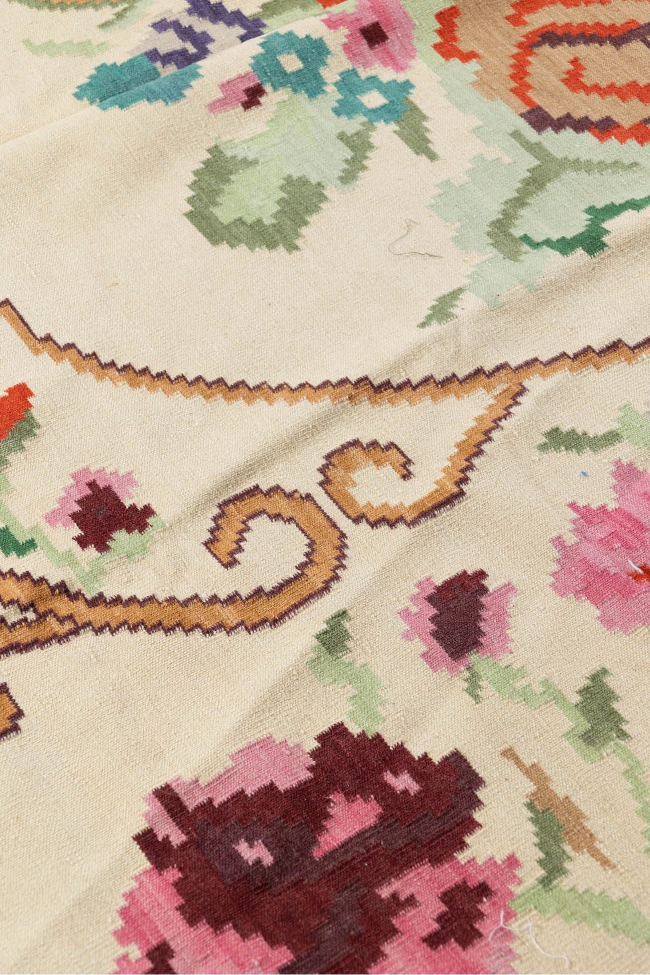 #Turkish_Carpets_Rugs# #Modern_Carpets# #Abrash_Carpets#Floral-Kilim-34-White-200X300