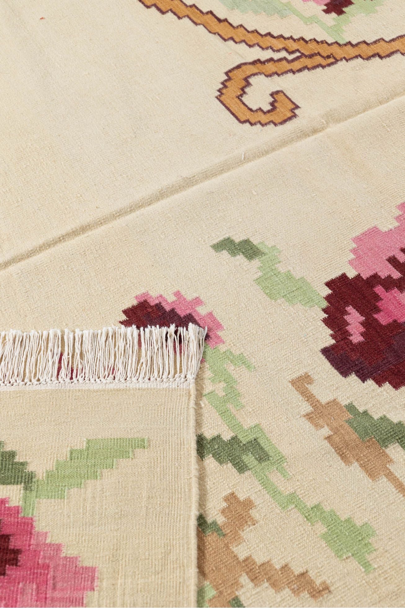 #Turkish_Carpets_Rugs# #Modern_Carpets# #Abrash_Carpets#Floral-Kilim-34-White-300X500