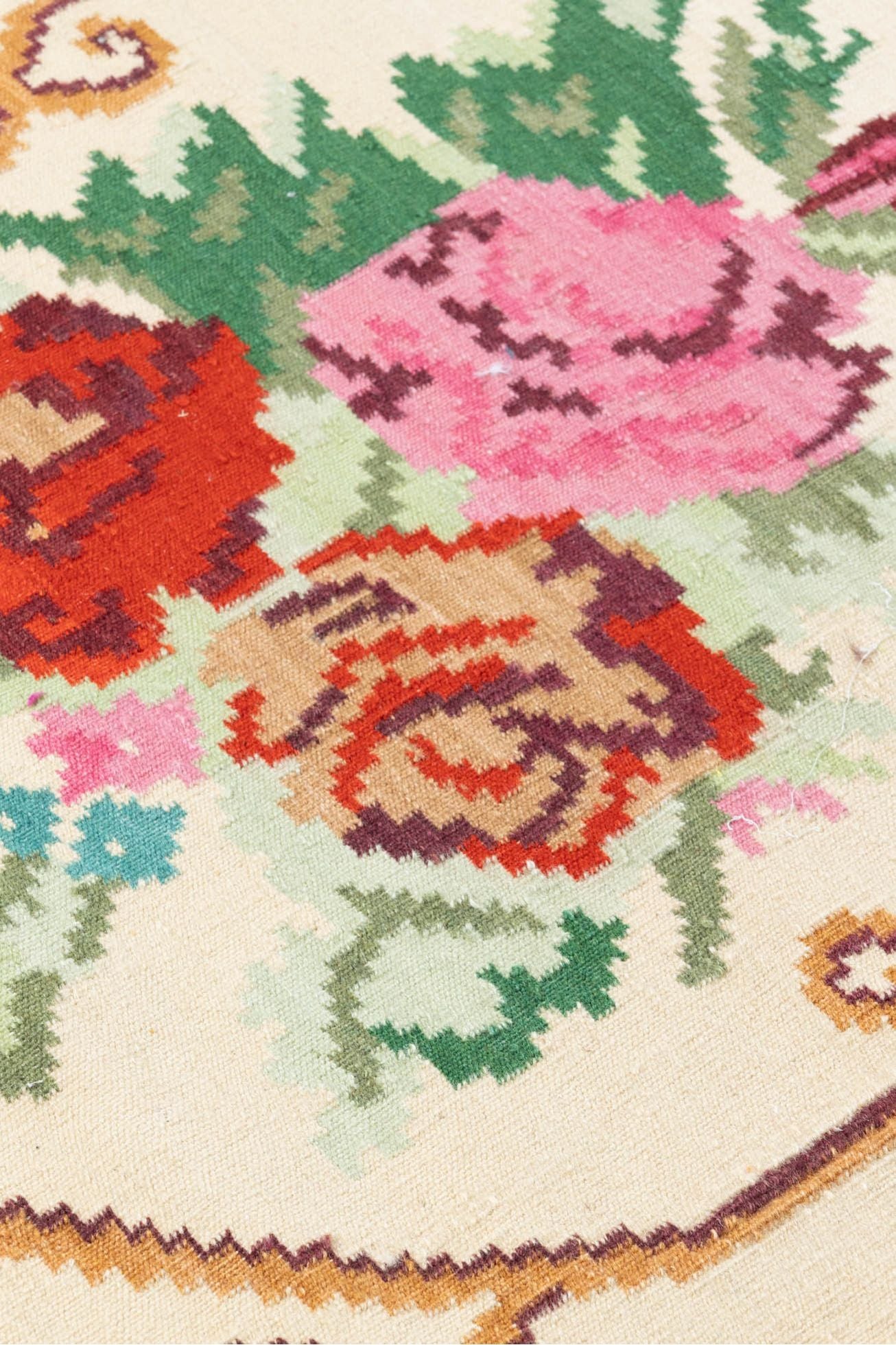 #Turkish_Carpets_Rugs# #Modern_Carpets# #Abrash_Carpets#Floral-Kilim-34-White-80X200