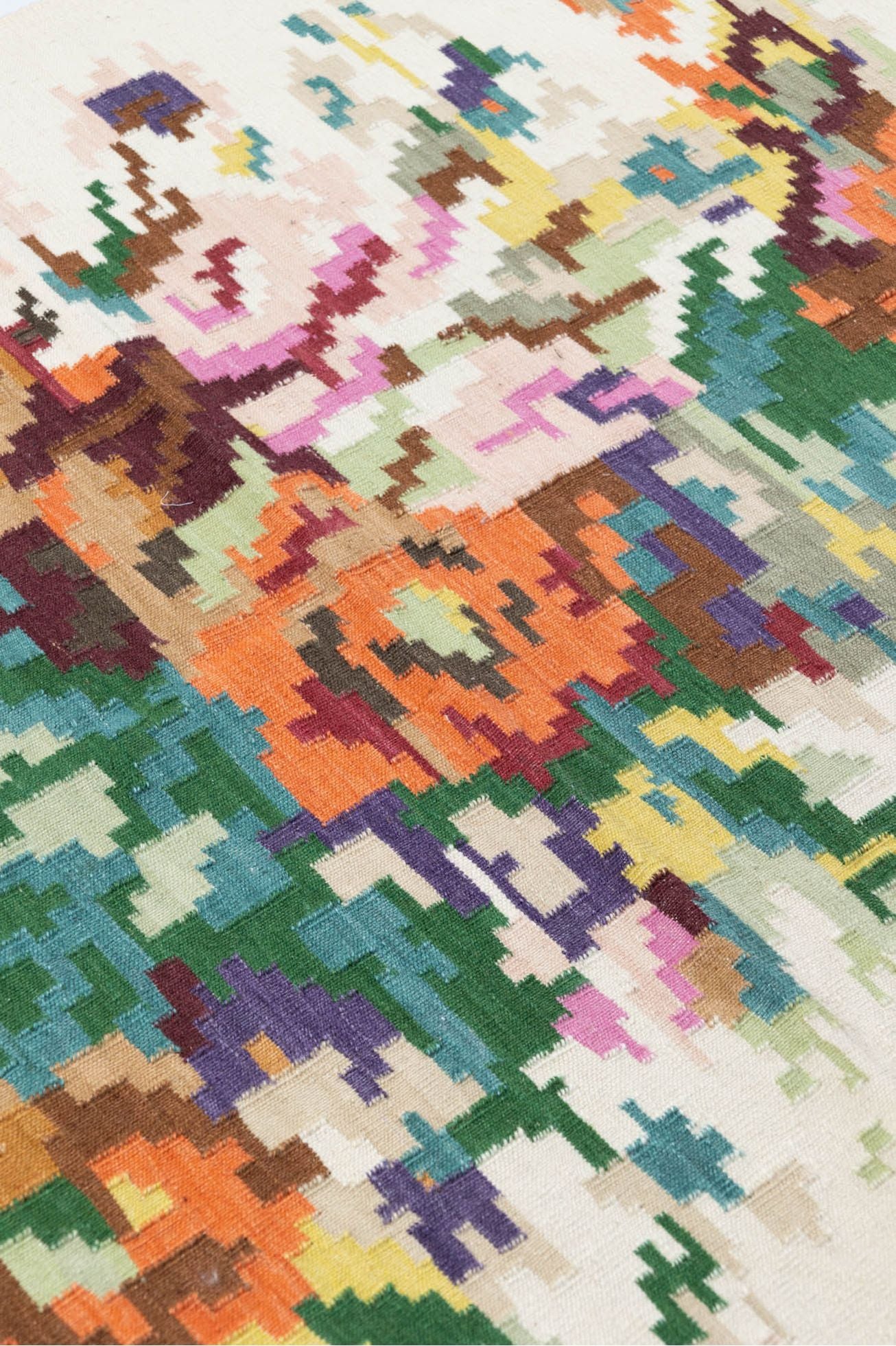 #Turkish_Carpets_Rugs# #Modern_Carpets# #Abrash_Carpets#Floral-Kilim-7244-White-120X180