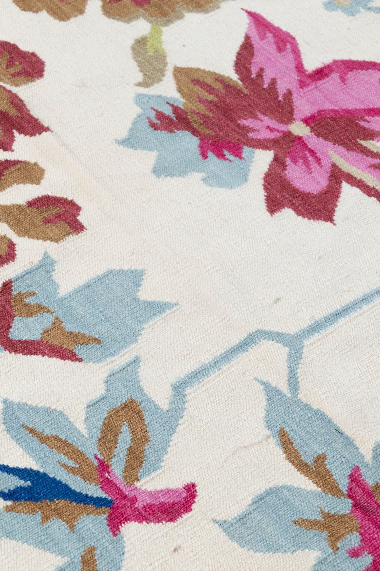 #Turkish_Carpets_Rugs# #Modern_Carpets# #Abrash_Carpets#Floral-Kilim-7245-White-003-90X150