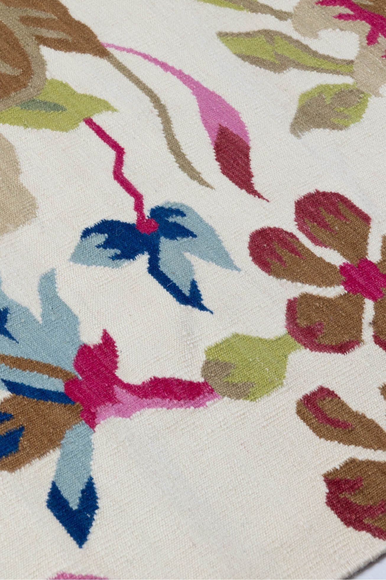 #Turkish_Carpets_Rugs# #Modern_Carpets# #Abrash_Carpets#Floral-Kilim-7245-White-80X300