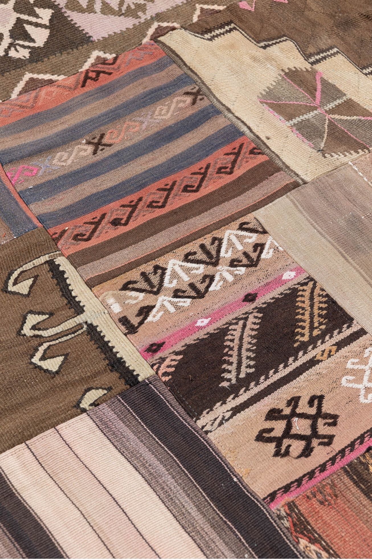 #Turkish_Carpets_Rugs# #Modern_Carpets# #Abrash_Carpets#Kilim-Patch-679900932167-172X238