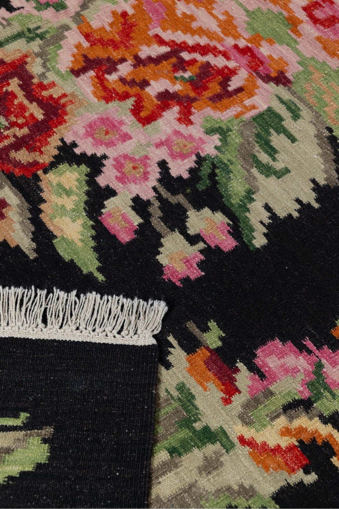 #Turkish_Carpets_Rugs# #Modern_Carpets# #Abrash_Carpets#Qatar63-175X242