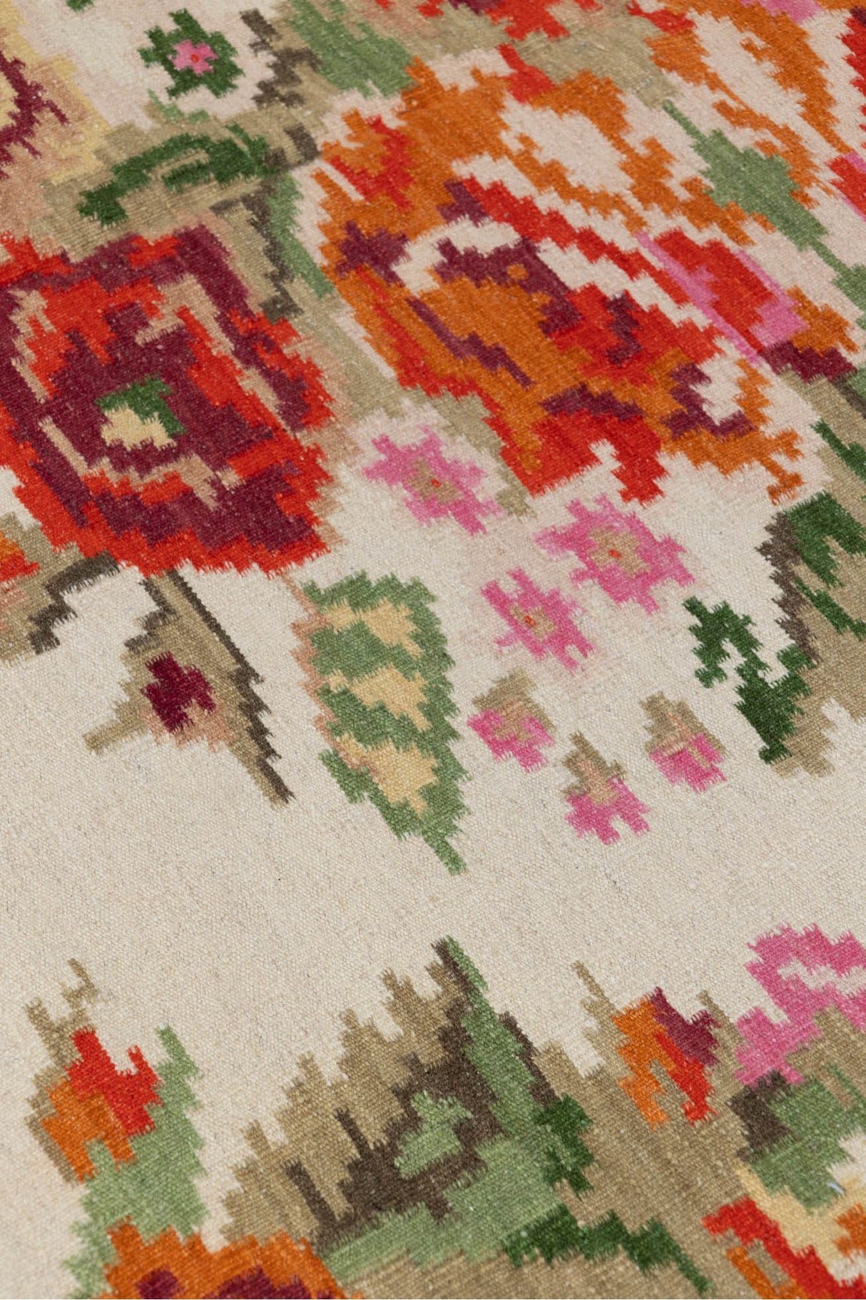 #Turkish_Carpets_Rugs# #Modern_Carpets# #Abrash_Carpets#Qatar683-169X237