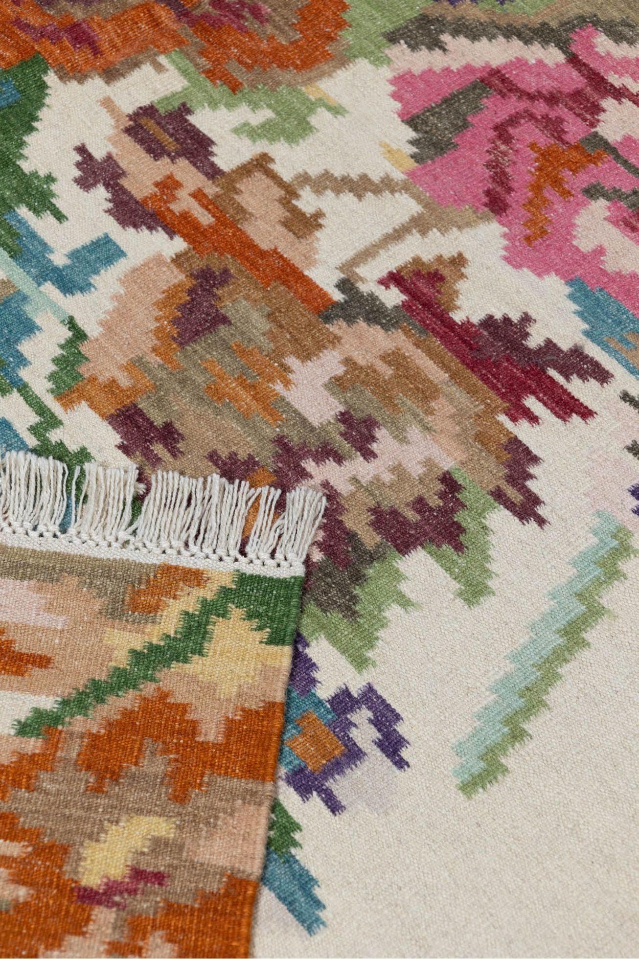 #Turkish_Carpets_Rugs# #Modern_Carpets# #Abrash_Carpets#Qatar700-166X236